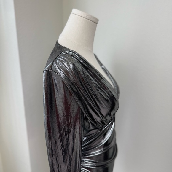 NWOT H&M Metallic Silver V Neck Long Sleeve Bodysuit Women’s Size Small - Picture 11 of 14